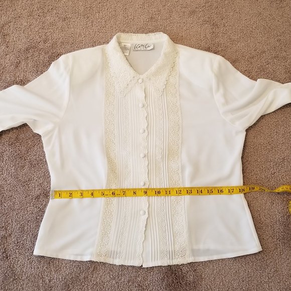 Kathy Che, Vintage White Lace Button Blouse, Size 8P - Picture 12 of 16